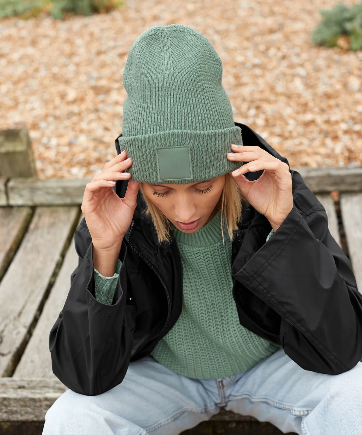 Deep-cuffed tonal patch beanie | Dusty Green