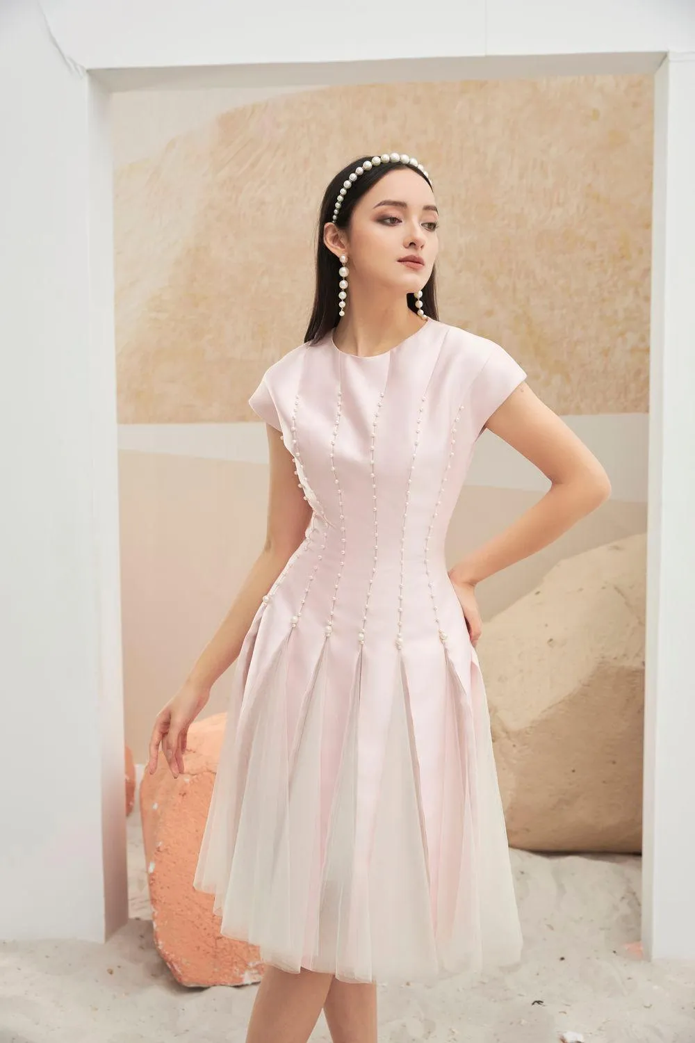 Dragg A-line Cap Sleeved Mesh Taffeta Knee-length Dress