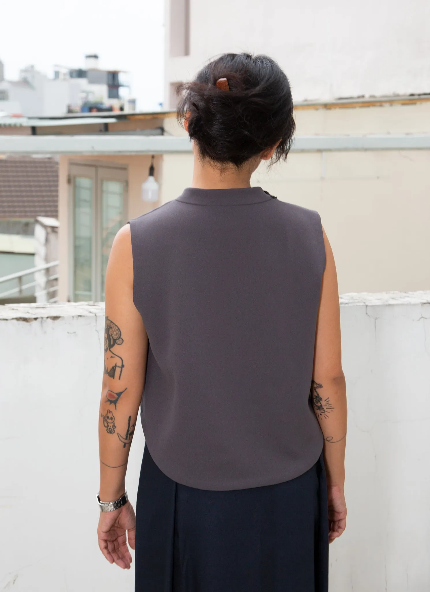 Wind Chime Raised Collar Cropped Top - Dark Grey